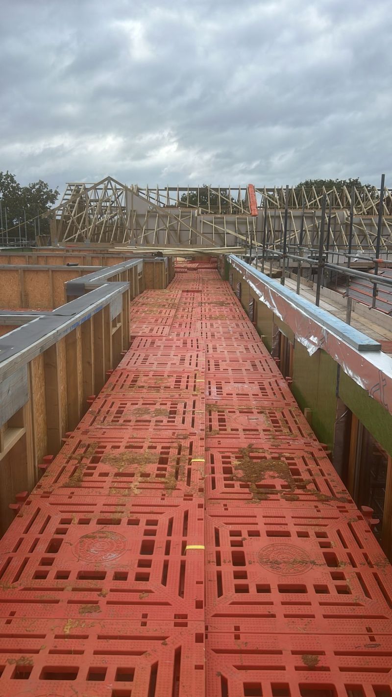 1,200 m² Crash Deck, Cardiff — image 2