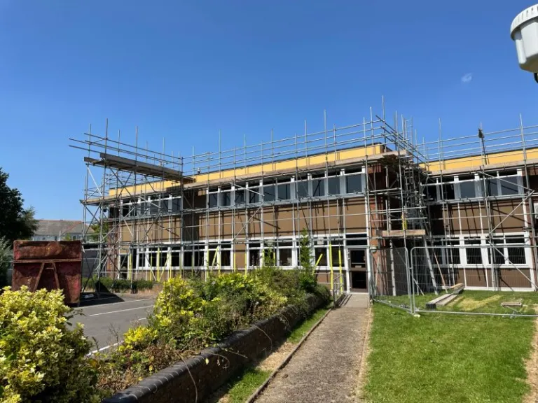 Edge protection scaffolding system