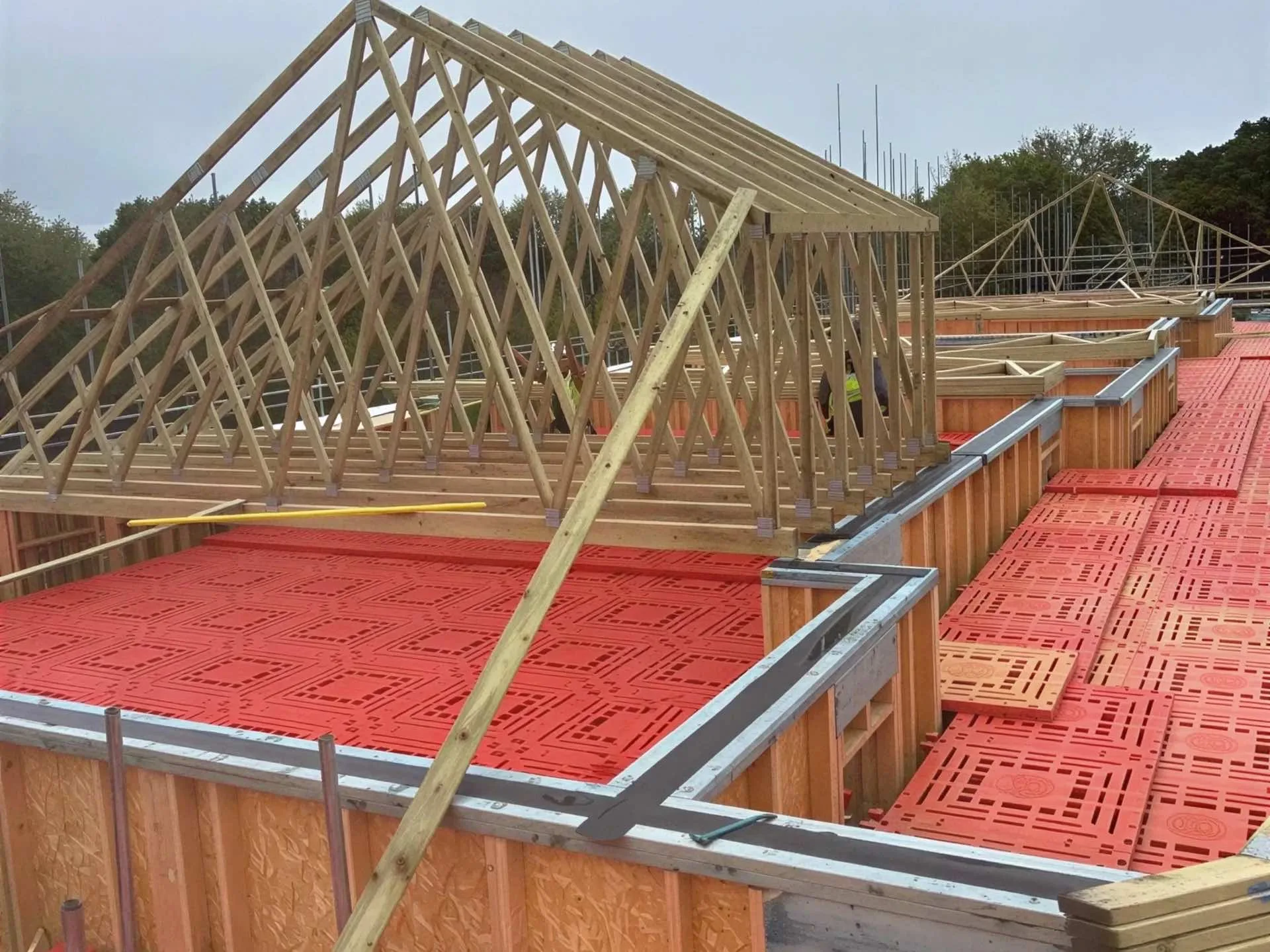 1,200 m² Crash Deck
